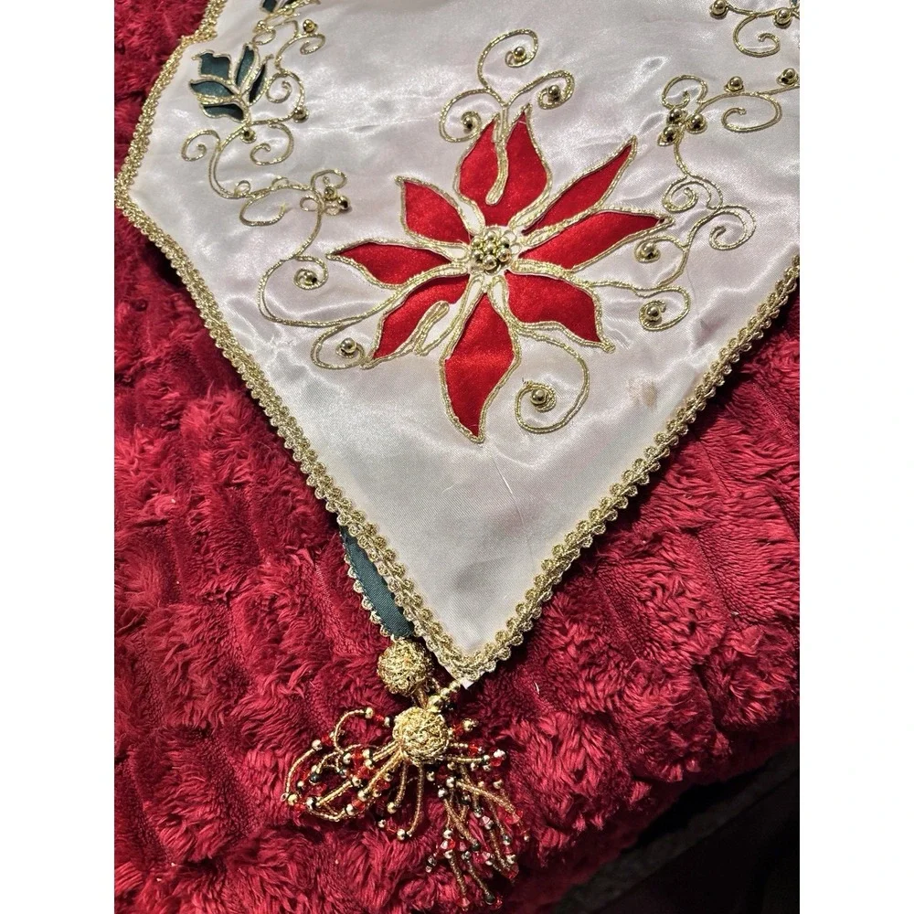 Christmas Table Runner Red Poinsettias Green Leaves Gold Filagree 68x14 Tassels